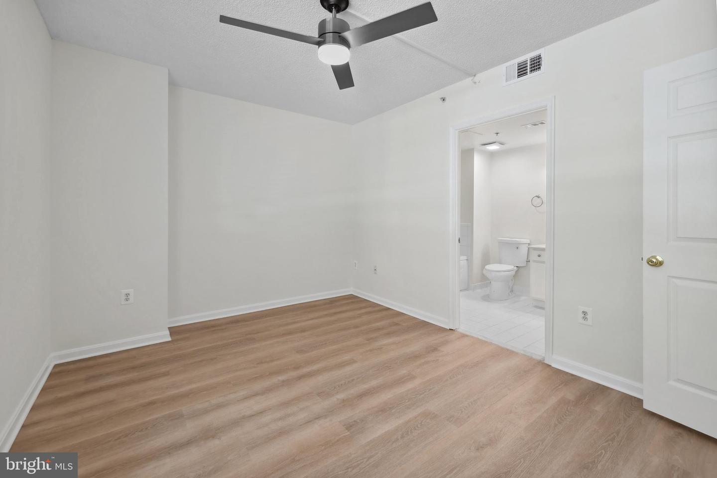 3830 9TH ST N #110W, ARLINGTON, Virginia 22203, 2 Bedrooms Bedrooms, ,2 BathroomsBathrooms,Residential,For sale,3830 9TH ST N #110W,VAAR2057670 MLS # VAAR2057670