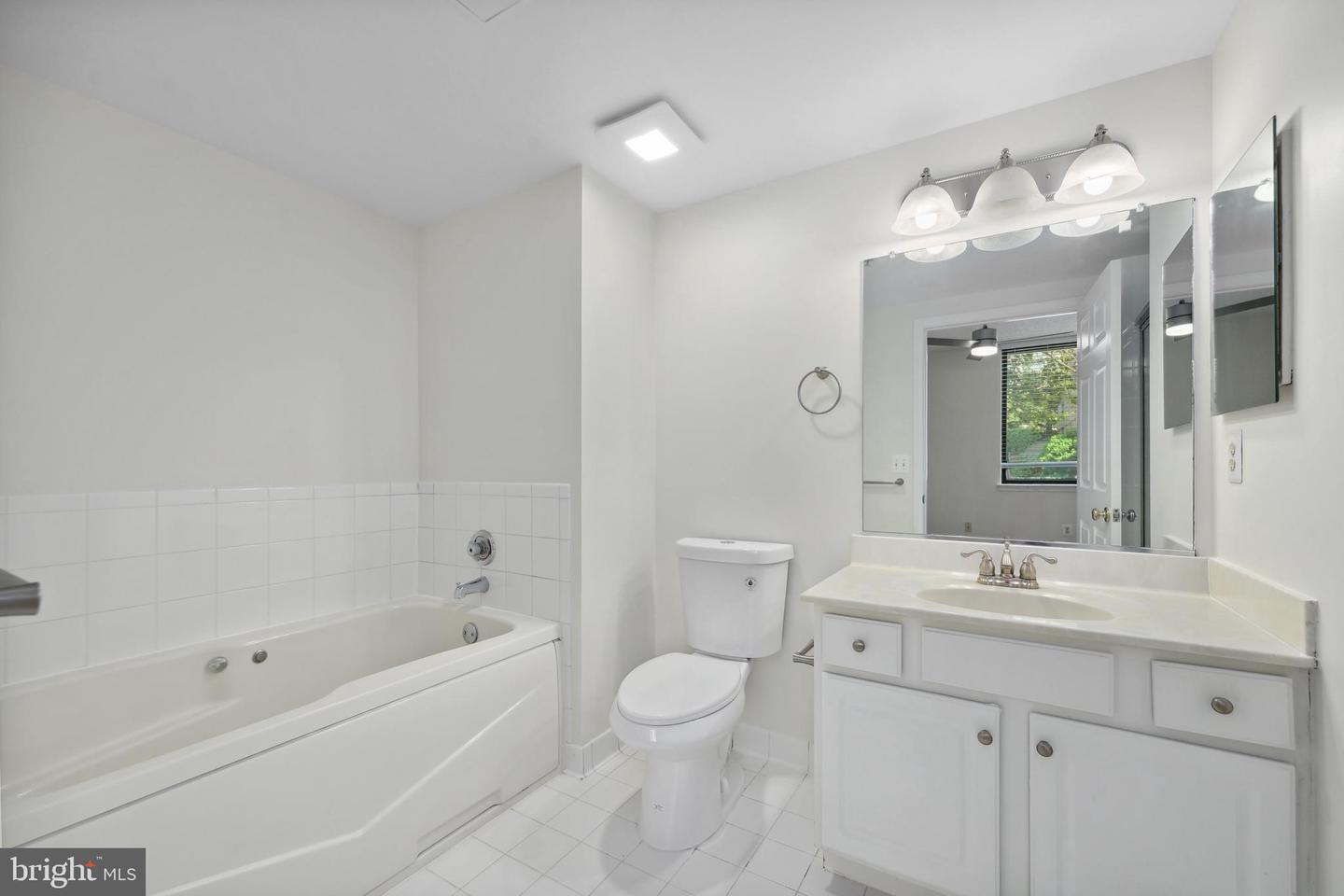 3830 9TH ST N #110W, ARLINGTON, Virginia 22203, 2 Bedrooms Bedrooms, ,2 BathroomsBathrooms,Residential,For sale,3830 9TH ST N #110W,VAAR2057670 MLS # VAAR2057670