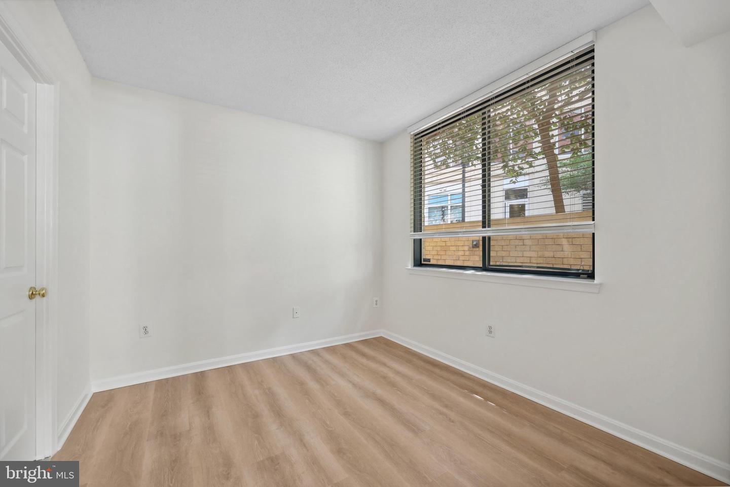 3830 9TH ST N #110W, ARLINGTON, Virginia 22203, 2 Bedrooms Bedrooms, ,2 BathroomsBathrooms,Residential,For sale,3830 9TH ST N #110W,VAAR2057670 MLS # VAAR2057670