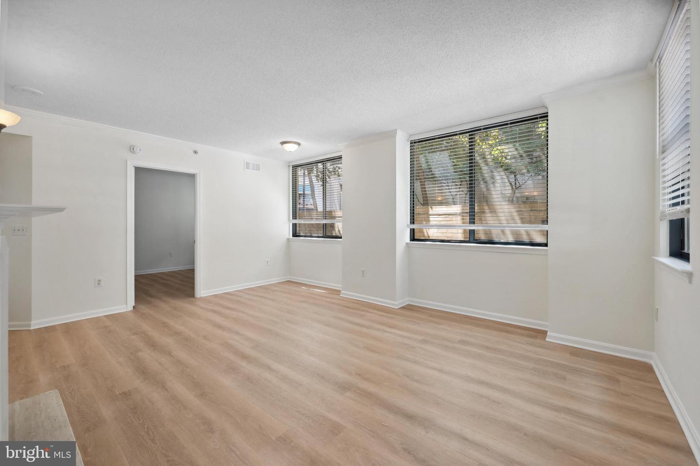 3830 9TH ST N #110W, ARLINGTON, Virginia 22203, 2 Bedrooms Bedrooms, ,2 BathroomsBathrooms,Residential,For sale,3830 9TH ST N #110W,VAAR2057670 MLS # VAAR2057670