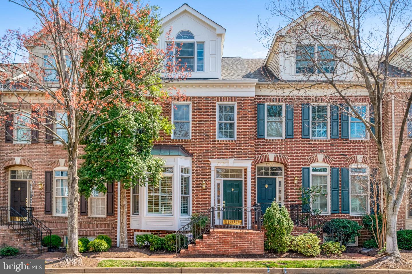 2171 N PIERCE ST N, ARLINGTON, Virginia 22209, 3 Bedrooms Bedrooms, ,3 BathroomsBathrooms,Residential,For sale,2171 N PIERCE ST N,VAAR2057916 MLS # VAAR2057916