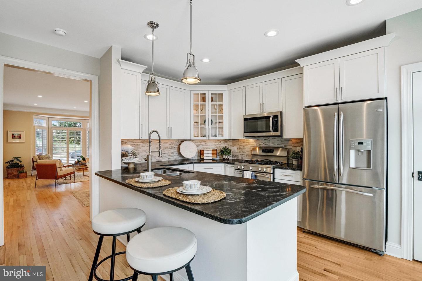 2171 N PIERCE ST N, ARLINGTON, Virginia 22209, 3 Bedrooms Bedrooms, ,3 BathroomsBathrooms,Residential,For sale,2171 N PIERCE ST N,VAAR2057916 MLS # VAAR2057916