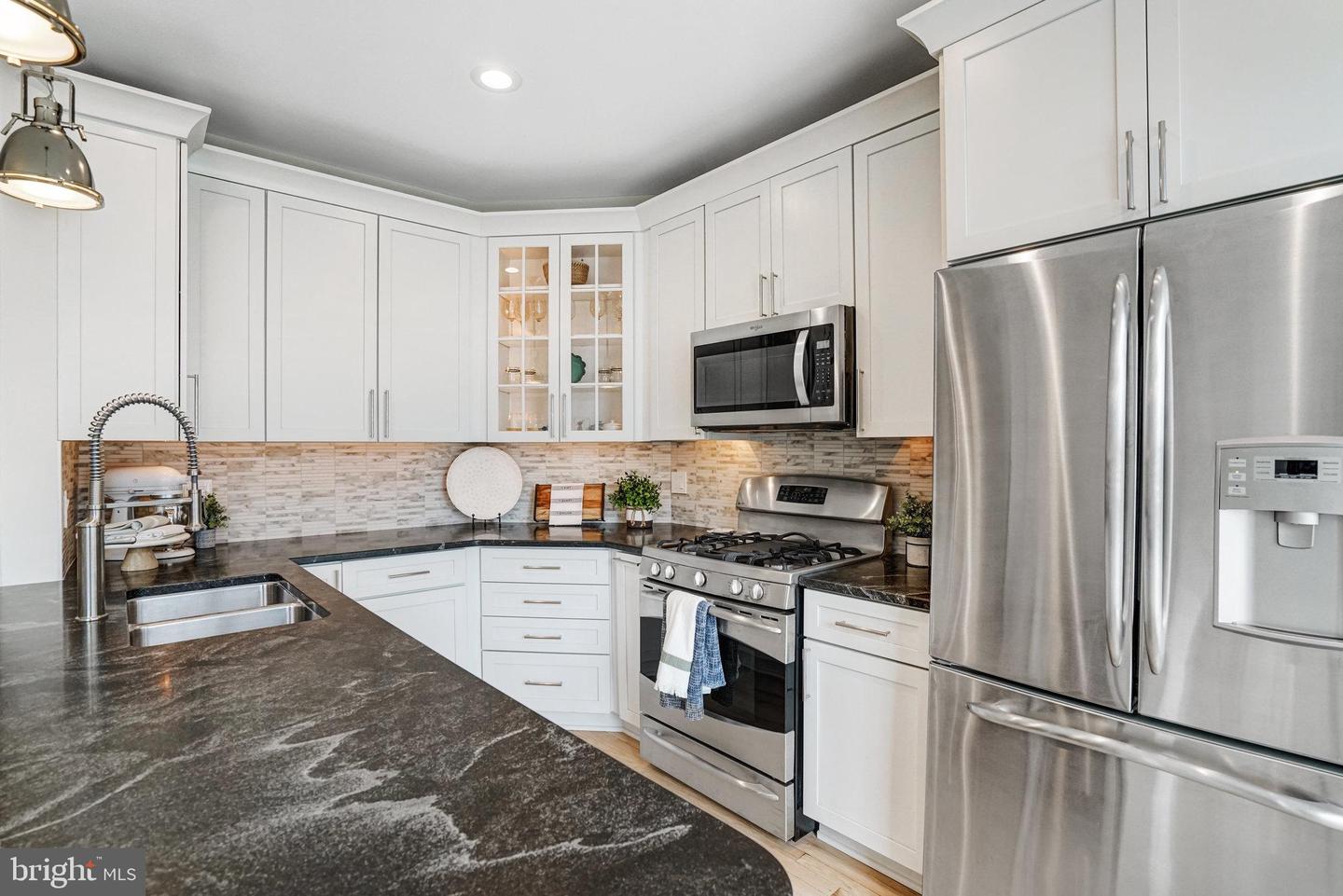 2171 N PIERCE ST N, ARLINGTON, Virginia 22209, 3 Bedrooms Bedrooms, ,3 BathroomsBathrooms,Residential,For sale,2171 N PIERCE ST N,VAAR2057916 MLS # VAAR2057916