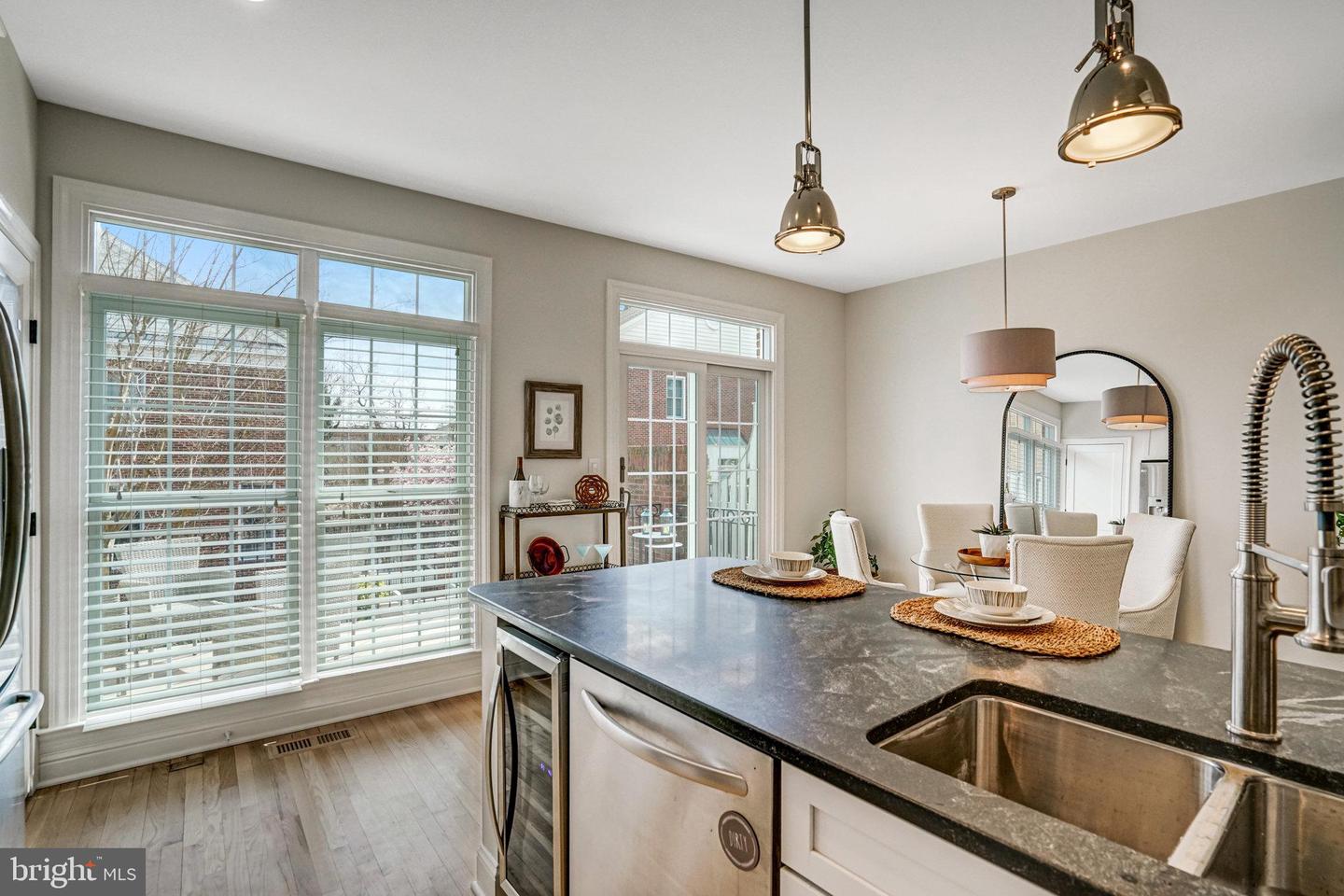 2171 N PIERCE ST N, ARLINGTON, Virginia 22209, 3 Bedrooms Bedrooms, ,3 BathroomsBathrooms,Residential,For sale,2171 N PIERCE ST N,VAAR2057916 MLS # VAAR2057916
