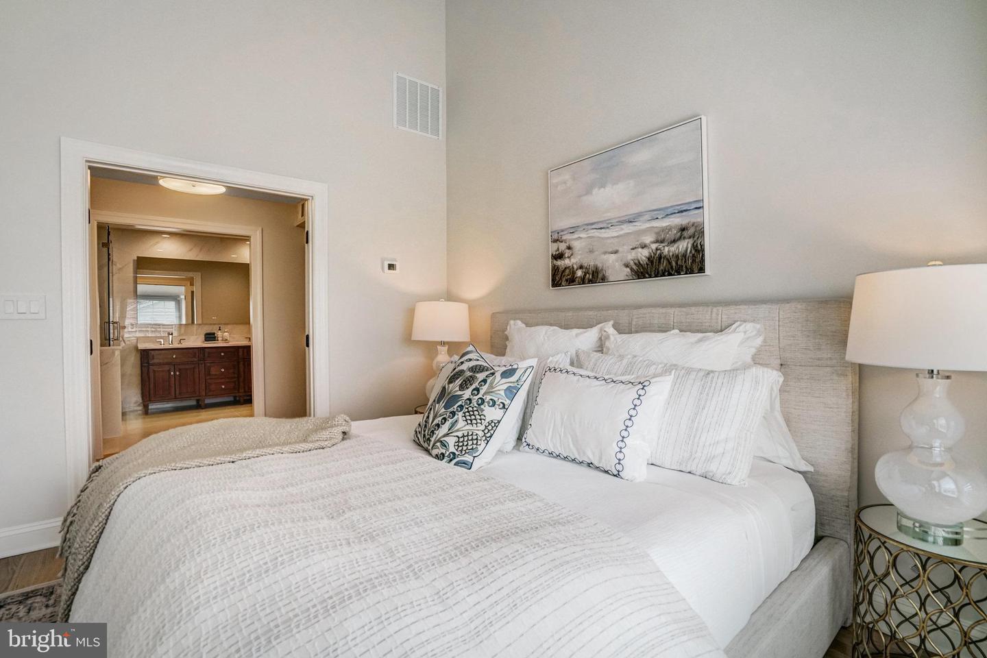 2171 N PIERCE ST N, ARLINGTON, Virginia 22209, 3 Bedrooms Bedrooms, ,3 BathroomsBathrooms,Residential,For sale,2171 N PIERCE ST N,VAAR2057916 MLS # VAAR2057916