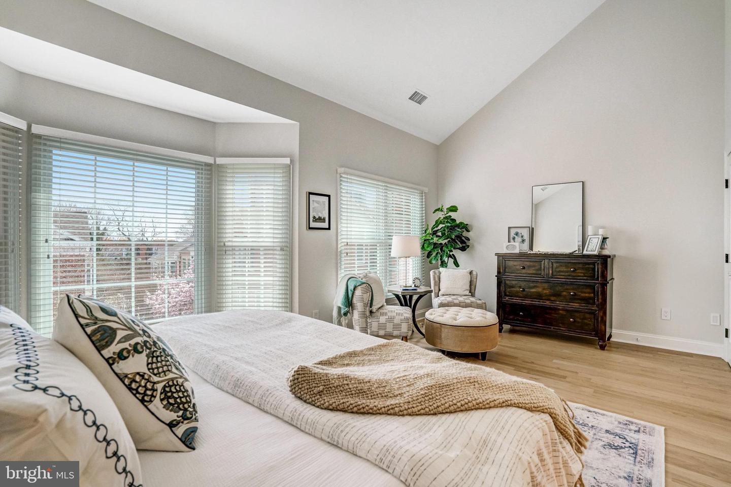 2171 N PIERCE ST N, ARLINGTON, Virginia 22209, 3 Bedrooms Bedrooms, ,3 BathroomsBathrooms,Residential,For sale,2171 N PIERCE ST N,VAAR2057916 MLS # VAAR2057916