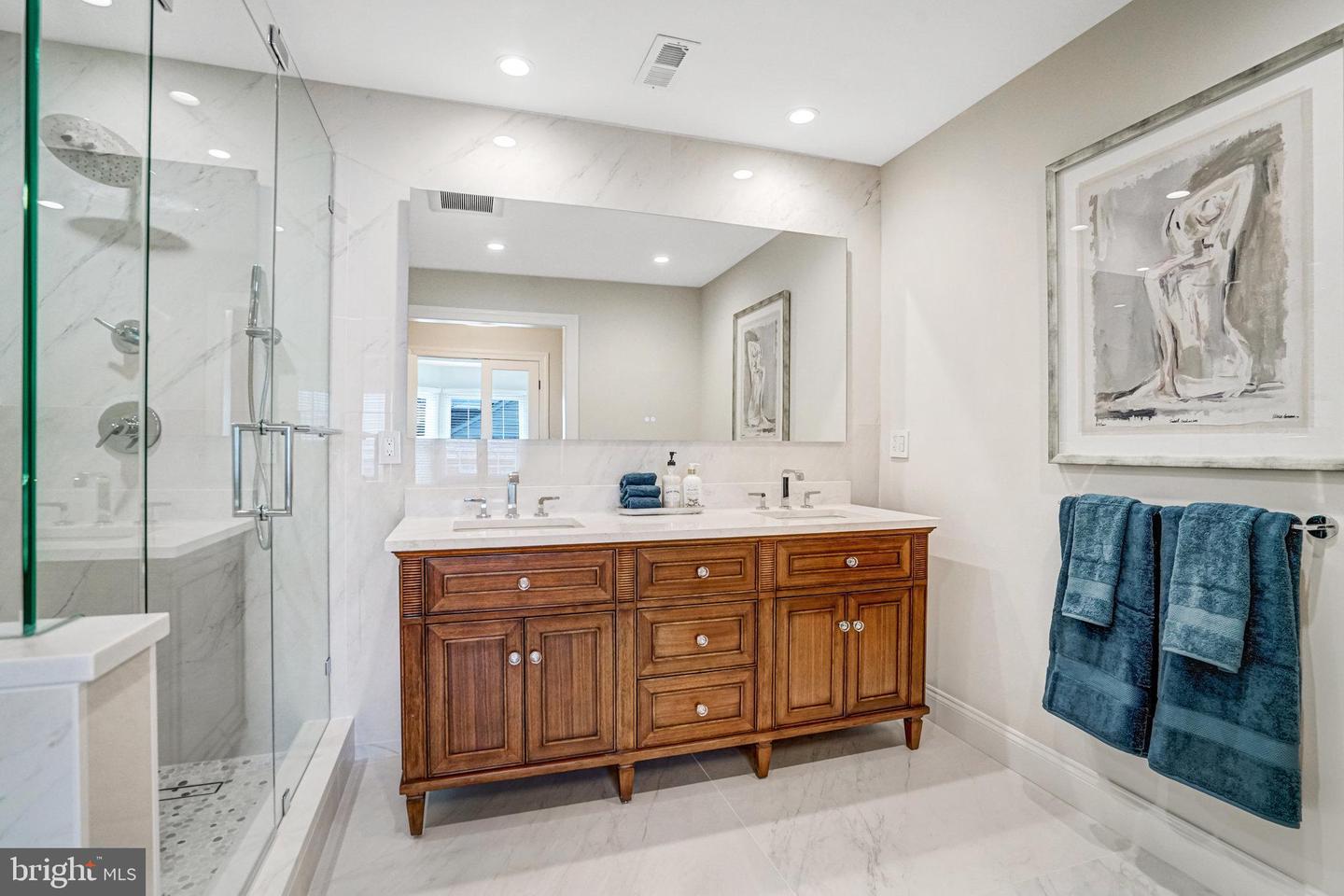 2171 N PIERCE ST N, ARLINGTON, Virginia 22209, 3 Bedrooms Bedrooms, ,3 BathroomsBathrooms,Residential,For sale,2171 N PIERCE ST N,VAAR2057916 MLS # VAAR2057916