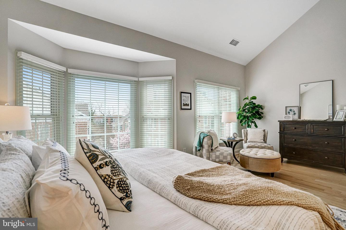 2171 N PIERCE ST N, ARLINGTON, Virginia 22209, 3 Bedrooms Bedrooms, ,3 BathroomsBathrooms,Residential,For sale,2171 N PIERCE ST N,VAAR2057916 MLS # VAAR2057916