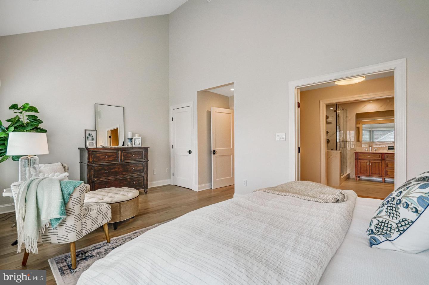 2171 N PIERCE ST N, ARLINGTON, Virginia 22209, 3 Bedrooms Bedrooms, ,3 BathroomsBathrooms,Residential,For sale,2171 N PIERCE ST N,VAAR2057916 MLS # VAAR2057916