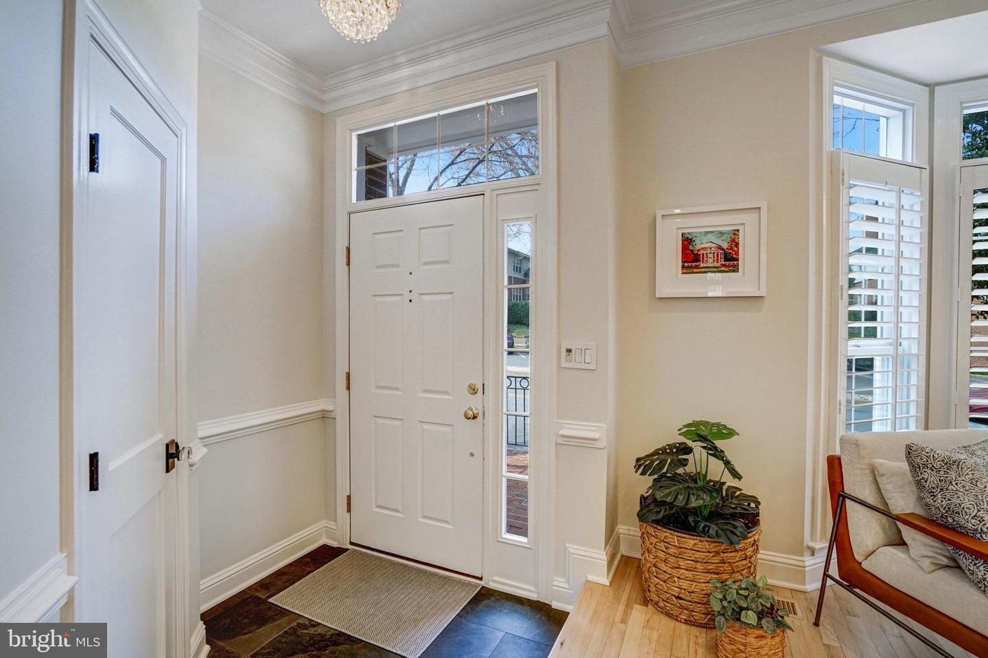 2171 N PIERCE ST N, ARLINGTON, Virginia 22209, 3 Bedrooms Bedrooms, ,3 BathroomsBathrooms,Residential,For sale,2171 N PIERCE ST N,VAAR2057916 MLS # VAAR2057916