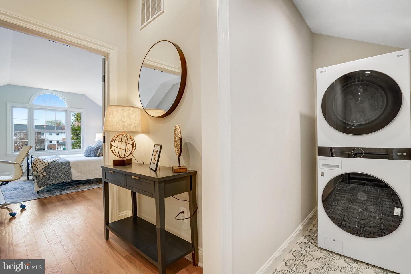 2171 N PIERCE ST N, ARLINGTON, Virginia 22209, 3 Bedrooms Bedrooms, ,3 BathroomsBathrooms,Residential,For sale,2171 N PIERCE ST N,VAAR2057916 MLS # VAAR2057916