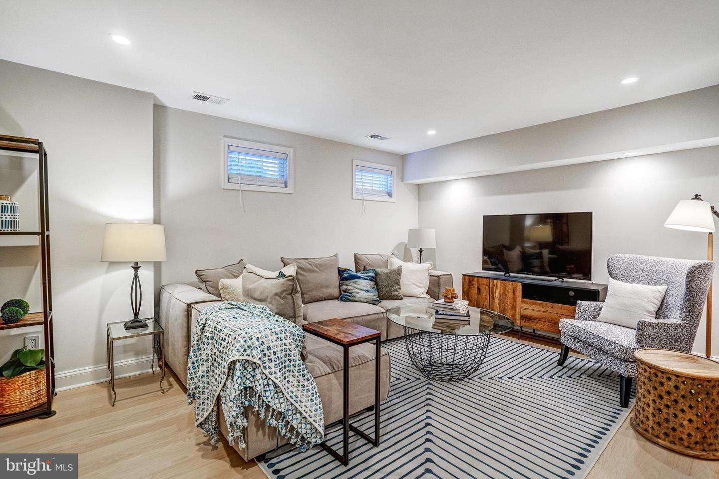 2171 N PIERCE ST N, ARLINGTON, Virginia 22209, 3 Bedrooms Bedrooms, ,3 BathroomsBathrooms,Residential,For sale,2171 N PIERCE ST N,VAAR2057916 MLS # VAAR2057916