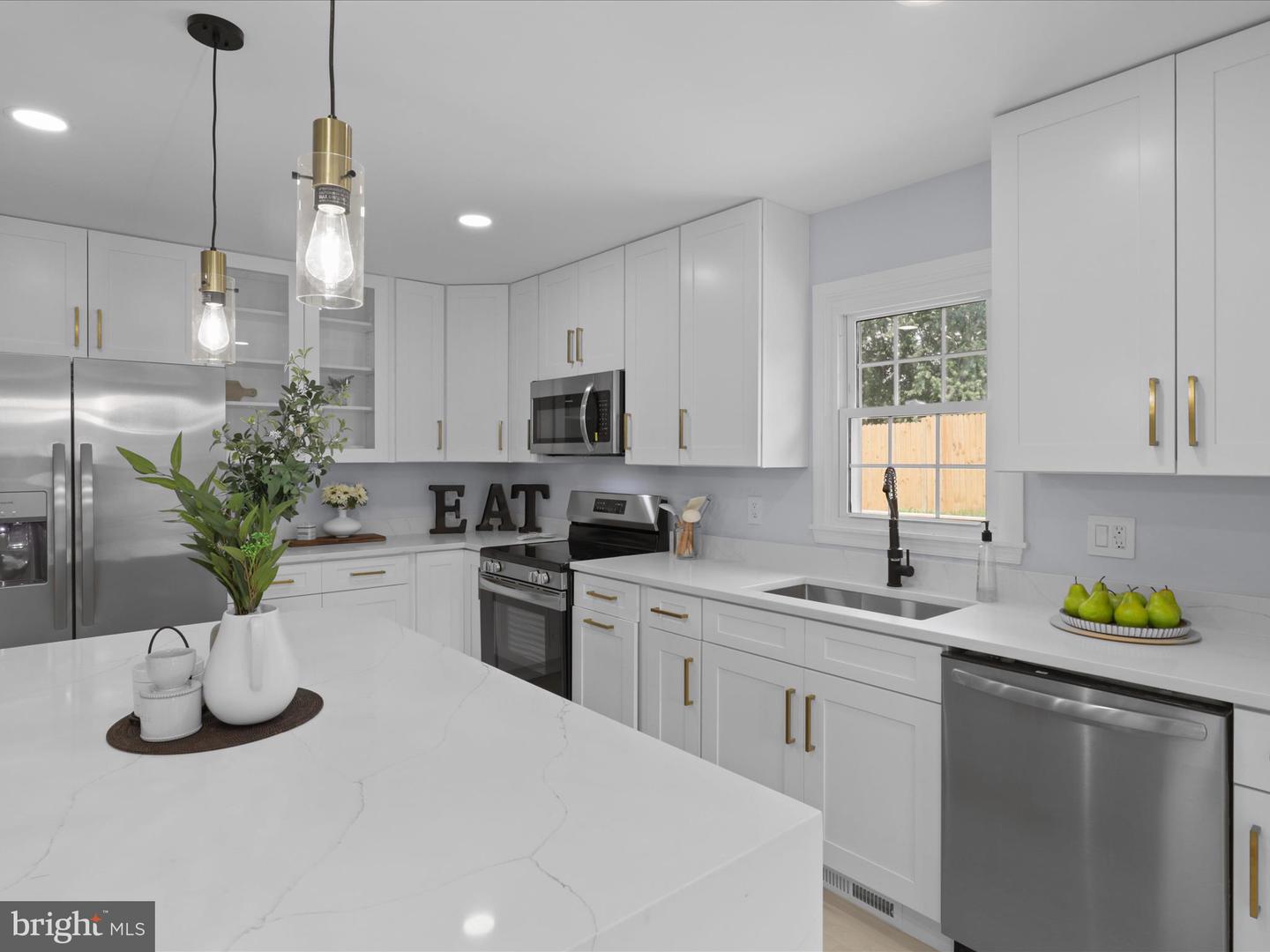 3416 SUNNY VIEW DR, ALEXANDRIA, Virginia 22309, 4 Bedrooms Bedrooms, ,3 BathroomsBathrooms,Residential,For sale,3416 SUNNY VIEW DR,VAFX2242122 MLS # VAFX2242122