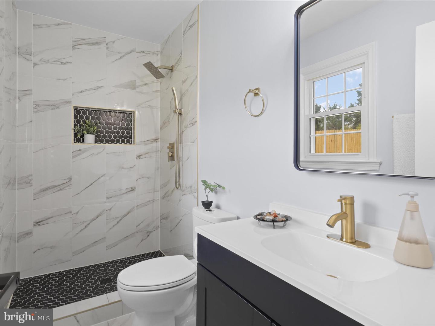 3416 SUNNY VIEW DR, ALEXANDRIA, Virginia 22309, 4 Bedrooms Bedrooms, ,3 BathroomsBathrooms,Residential,For sale,3416 SUNNY VIEW DR,VAFX2242122 MLS # VAFX2242122