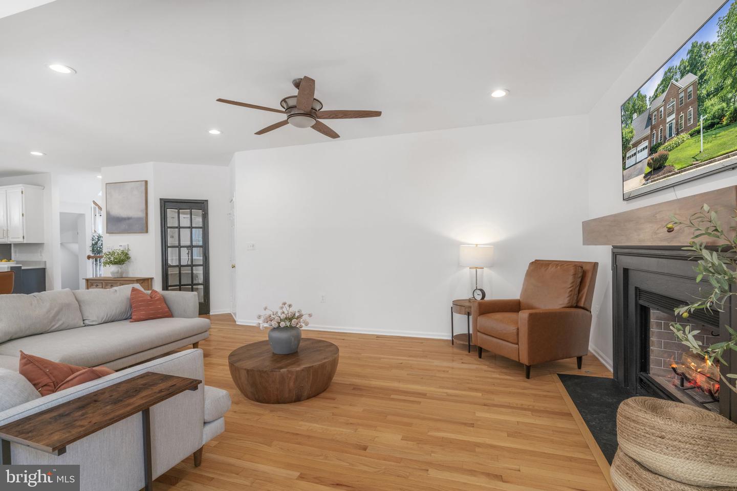 14519 PICKET OAKS RD, CENTREVILLE, Virginia 20121, 4 Bedrooms Bedrooms, ,2 BathroomsBathrooms,Residential,For sale,14519 PICKET OAKS RD,VAFX2242288 MLS # VAFX2242288