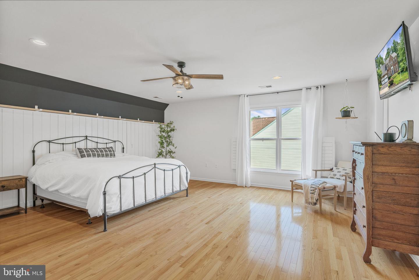 14519 PICKET OAKS RD, CENTREVILLE, Virginia 20121, 4 Bedrooms Bedrooms, ,2 BathroomsBathrooms,Residential,For sale,14519 PICKET OAKS RD,VAFX2242288 MLS # VAFX2242288