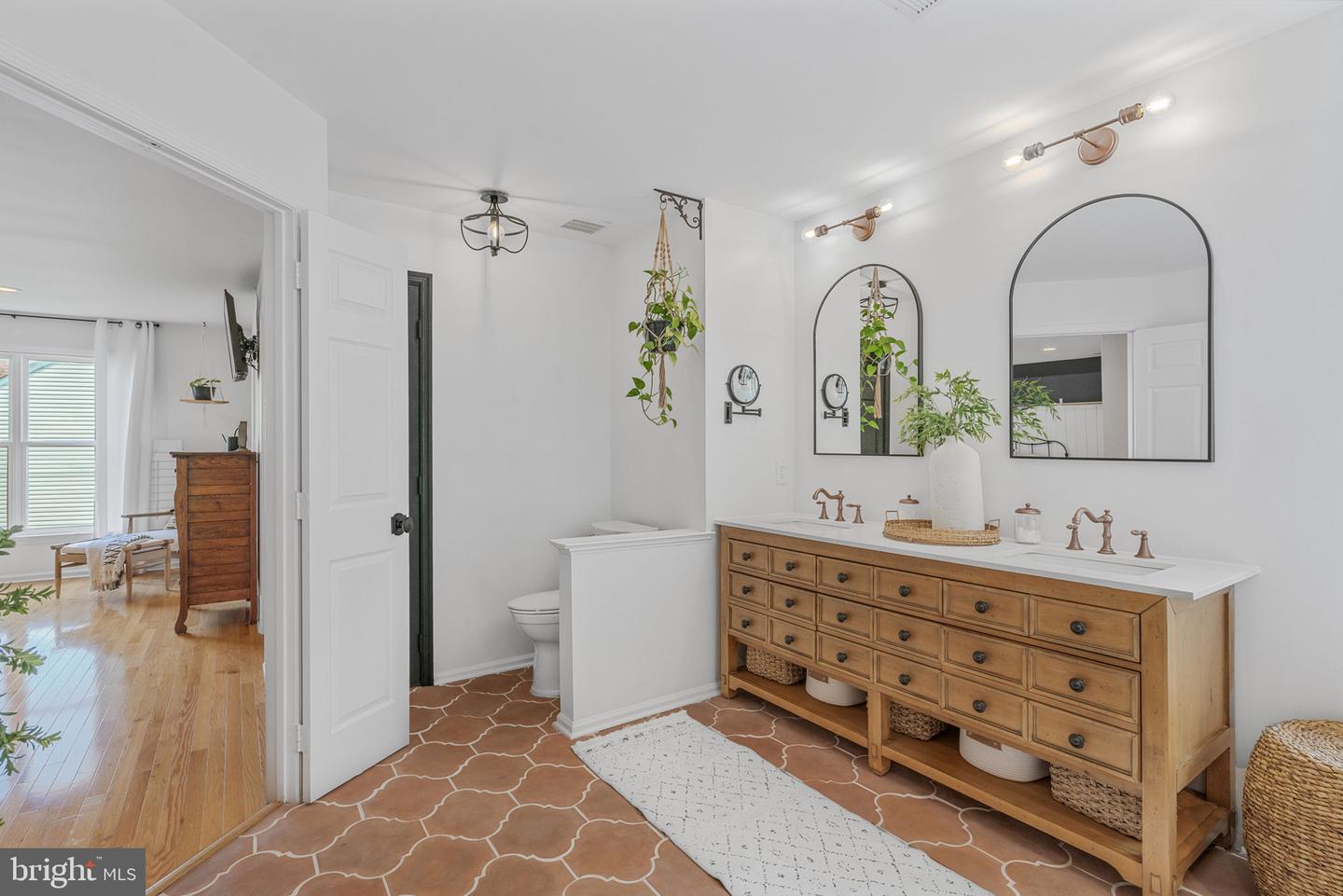 14519 PICKET OAKS RD, CENTREVILLE, Virginia 20121, 4 Bedrooms Bedrooms, ,2 BathroomsBathrooms,Residential,For sale,14519 PICKET OAKS RD,VAFX2242288 MLS # VAFX2242288