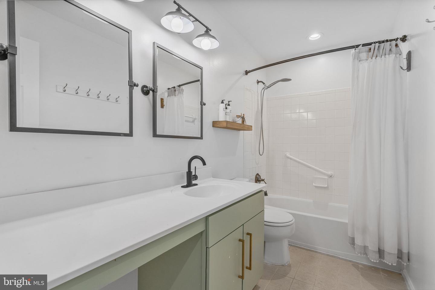 14519 PICKET OAKS RD, CENTREVILLE, Virginia 20121, 4 Bedrooms Bedrooms, ,2 BathroomsBathrooms,Residential,For sale,14519 PICKET OAKS RD,VAFX2242288 MLS # VAFX2242288