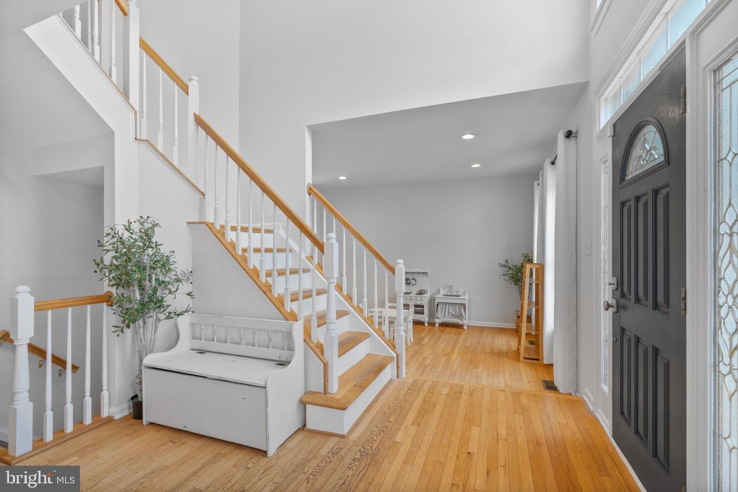 14519 PICKET OAKS RD, CENTREVILLE, Virginia 20121, 4 Bedrooms Bedrooms, ,2 BathroomsBathrooms,Residential,For sale,14519 PICKET OAKS RD,VAFX2242288 MLS # VAFX2242288