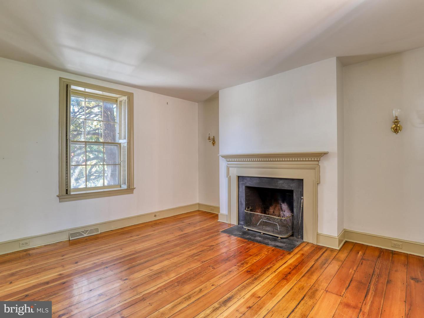 103 N CHURCH ST, BERRYVILLE, Virginia 22611, 4 Bedrooms Bedrooms, ,4 BathroomsBathrooms,Residential,For sale,103 N CHURCH ST,VACL2003766 MLS # VACL2003766