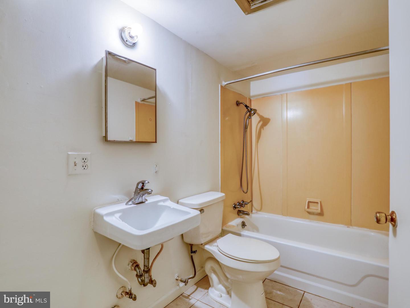 103 N CHURCH ST, BERRYVILLE, Virginia 22611, 4 Bedrooms Bedrooms, ,4 BathroomsBathrooms,Residential,For sale,103 N CHURCH ST,VACL2003766 MLS # VACL2003766