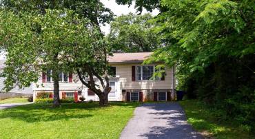 327 W 9TH ST, FRONT ROYAL, Virginia 22630, 3 Bedrooms Bedrooms, ,2 BathroomsBathrooms,Residential,For sale,327 W 9TH ST,VAWR2011278 MLS # VAWR2011278