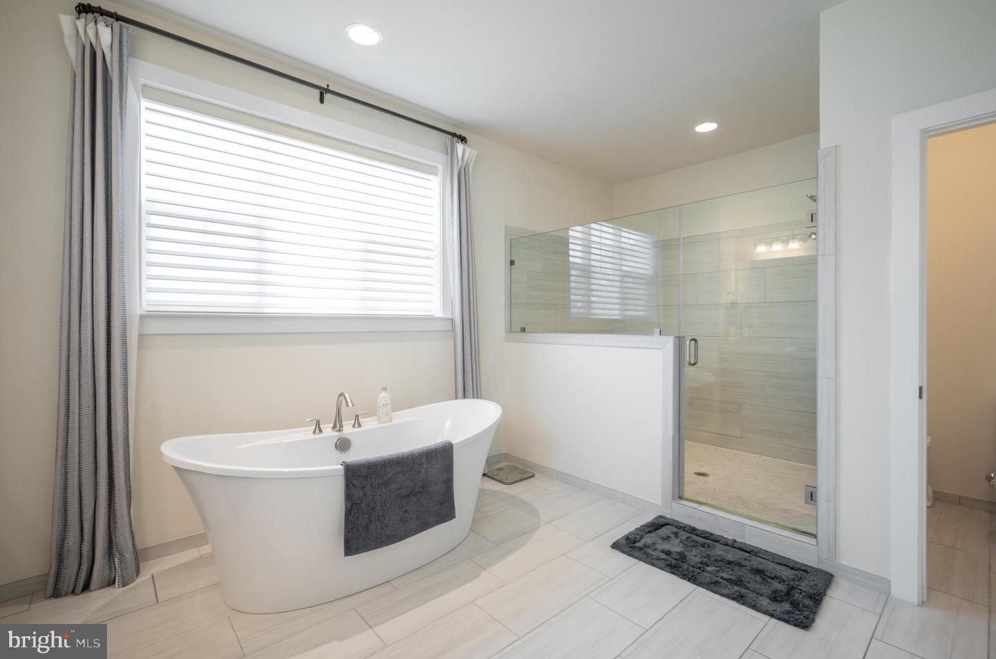 6233 MCCONNELL LN, WEST SPRINGFIELD, Virginia 22152, 5 Bedrooms Bedrooms, ,4 BathroomsBathrooms,Residential,For sale,6233 MCCONNELL LN,VAFX2243244 MLS # VAFX2243244