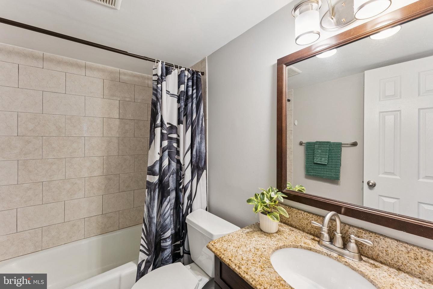 3807 LARAMIE PL #124C, ALEXANDRIA, Virginia 22309, 2 Bedrooms Bedrooms, ,2 BathroomsBathrooms,Residential,For sale,3807 LARAMIE PL #124C,VAFX2243398 MLS # VAFX2243398