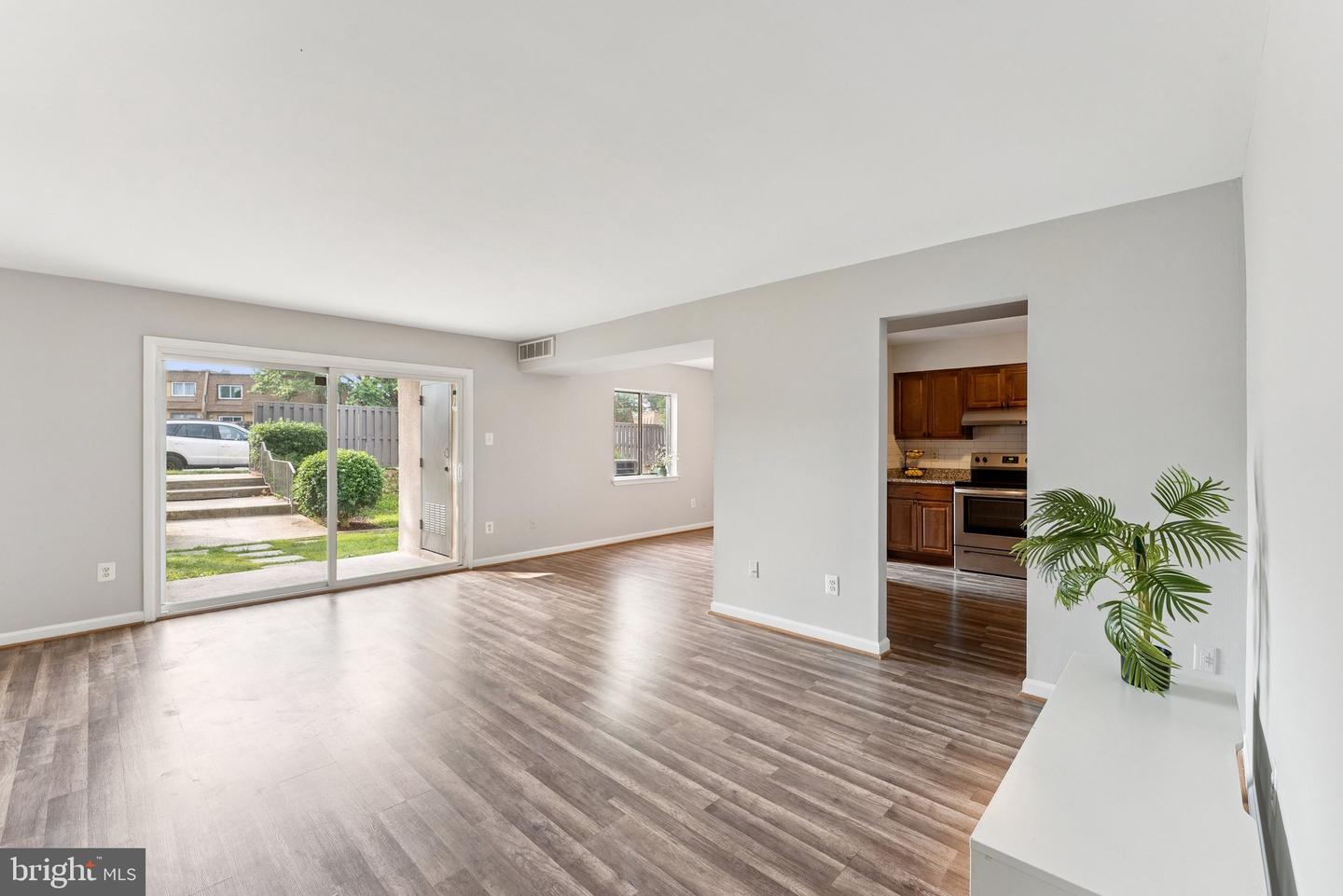 3807 LARAMIE PL #124C, ALEXANDRIA, Virginia 22309, 2 Bedrooms Bedrooms, ,2 BathroomsBathrooms,Residential,For sale,3807 LARAMIE PL #124C,VAFX2243398 MLS # VAFX2243398