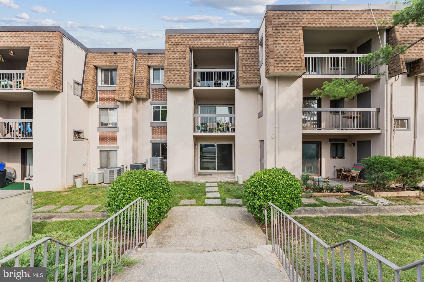 3807 LARAMIE PL #124C, ALEXANDRIA, Virginia 22309, 2 Bedrooms Bedrooms, ,2 BathroomsBathrooms,Residential,For sale,3807 LARAMIE PL #124C,VAFX2243398 MLS # VAFX2243398