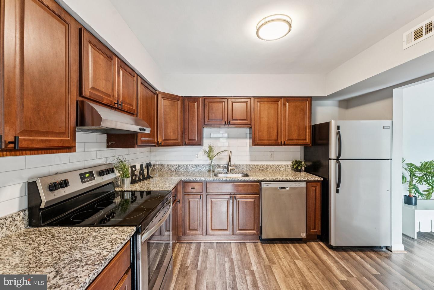 3807 LARAMIE PL #124C, ALEXANDRIA, Virginia 22309, 2 Bedrooms Bedrooms, ,2 BathroomsBathrooms,Residential,For sale,3807 LARAMIE PL #124C,VAFX2243398 MLS # VAFX2243398