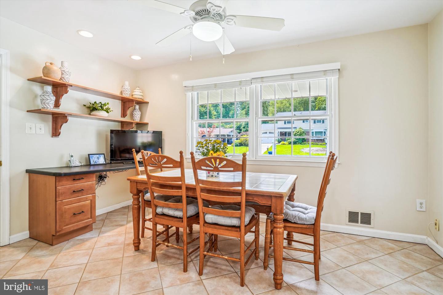 8634 ABERDEEN CT, ANNANDALE, Virginia 22003, 4 Bedrooms Bedrooms, ,3 BathroomsBathrooms,Residential,For sale,8634 ABERDEEN CT,VAFX2243508 MLS # VAFX2243508