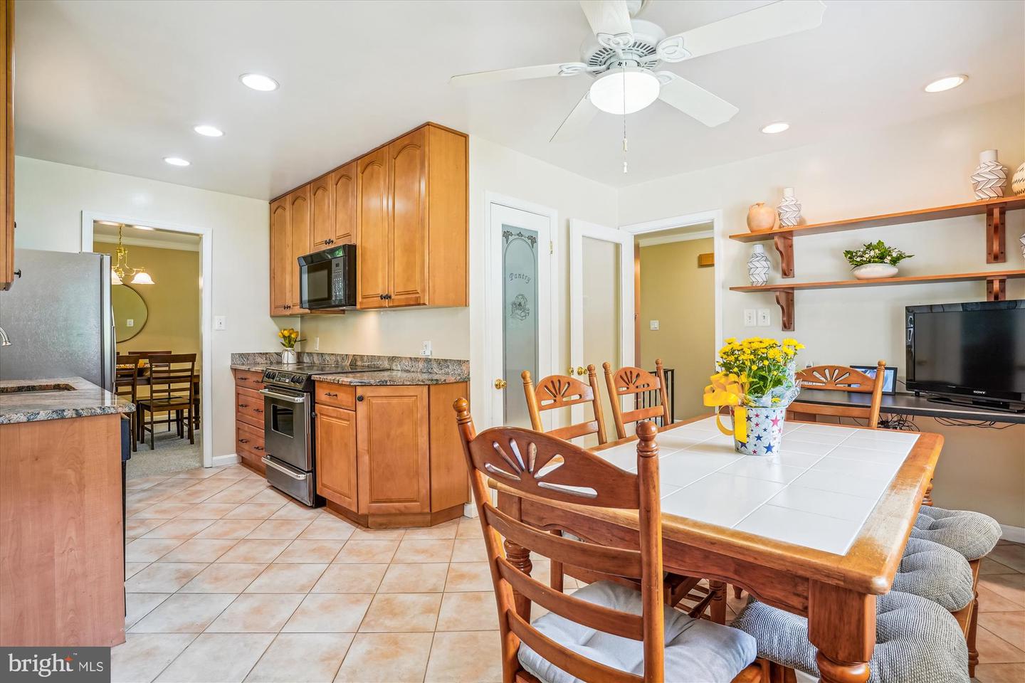 8634 ABERDEEN CT, ANNANDALE, Virginia 22003, 4 Bedrooms Bedrooms, ,3 BathroomsBathrooms,Residential,For sale,8634 ABERDEEN CT,VAFX2243508 MLS # VAFX2243508