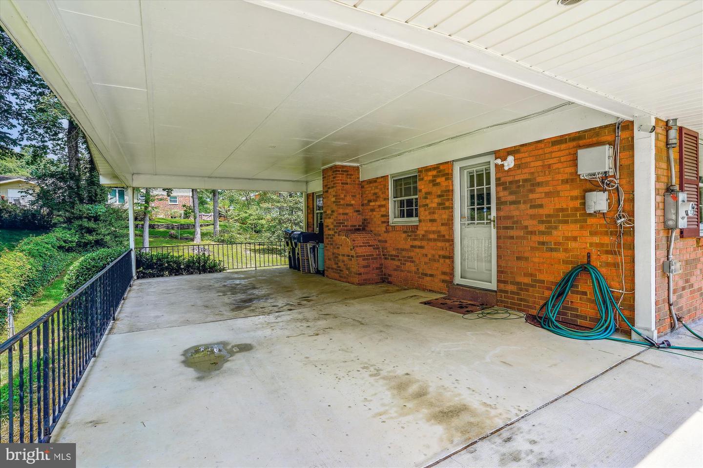 8634 ABERDEEN CT, ANNANDALE, Virginia 22003, 4 Bedrooms Bedrooms, ,3 BathroomsBathrooms,Residential,For sale,8634 ABERDEEN CT,VAFX2243508 MLS # VAFX2243508