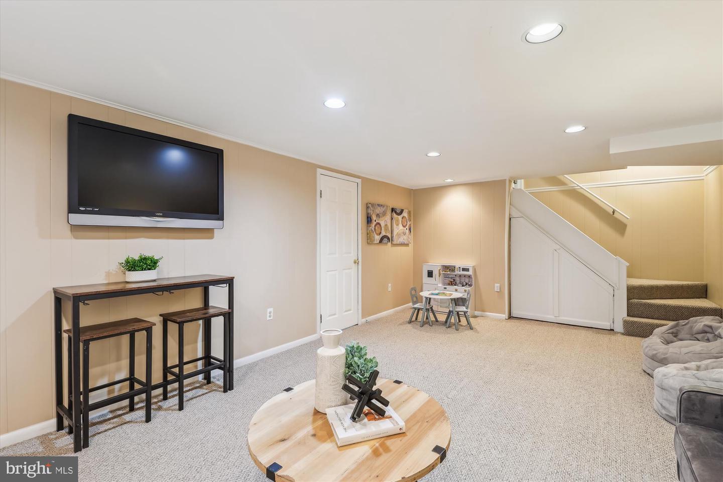 8305 TOLL HOUSE RD, ANNANDALE, Virginia 22003, 4 Bedrooms Bedrooms, ,2 BathroomsBathrooms,Residential,For sale,8305 TOLL HOUSE RD,VAFX2243752 MLS # VAFX2243752