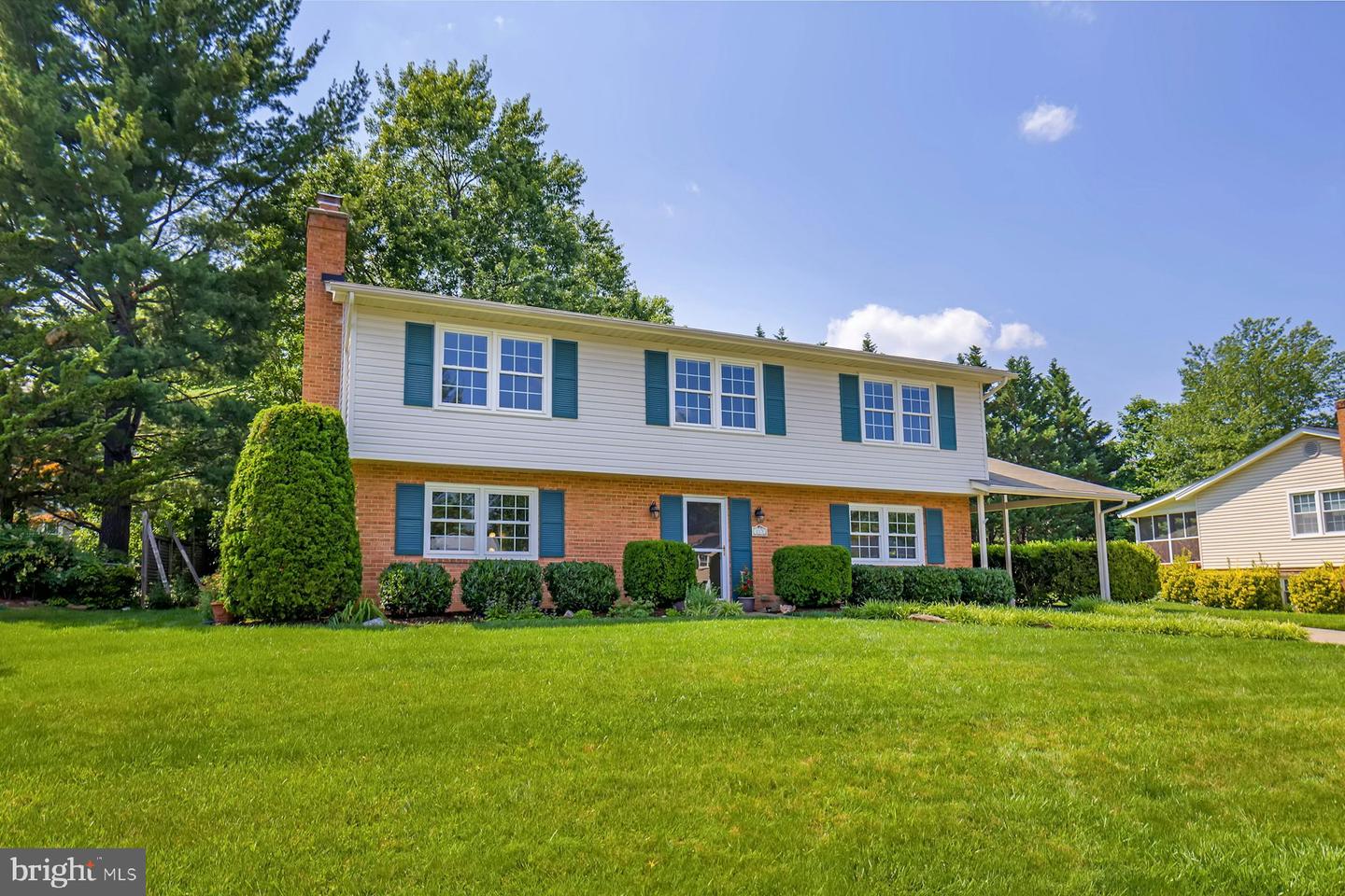 213 WILDMAN ST NE, LEESBURG, Virginia 20176, 4 Bedrooms Bedrooms, ,3 BathroomsBathrooms,Residential,For sale,213 WILDMAN ST NE,VALO2098074 MLS # VALO2098074