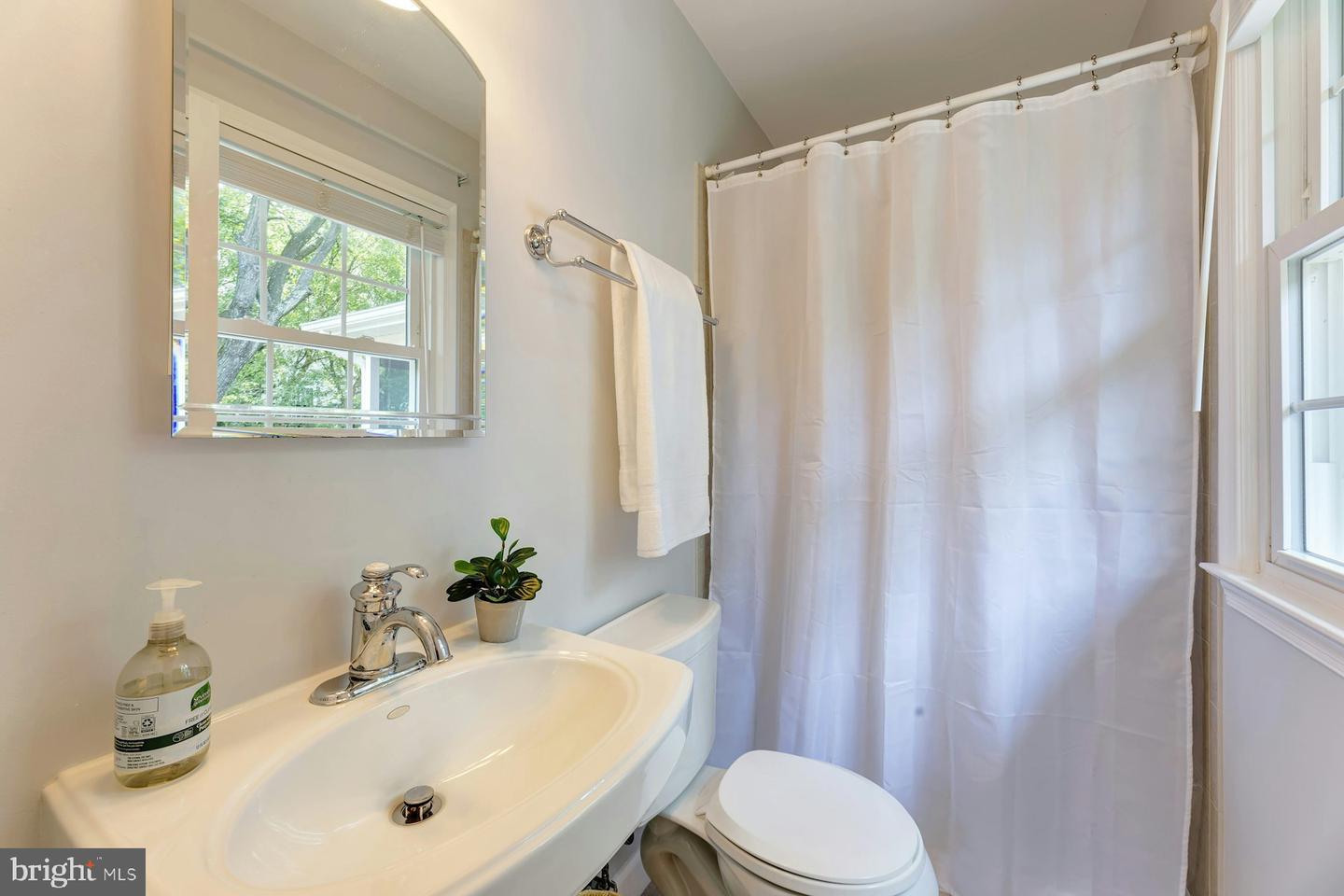 213 WILDMAN ST NE, LEESBURG, Virginia 20176, 4 Bedrooms Bedrooms, ,3 BathroomsBathrooms,Residential,For sale,213 WILDMAN ST NE,VALO2098074 MLS # VALO2098074