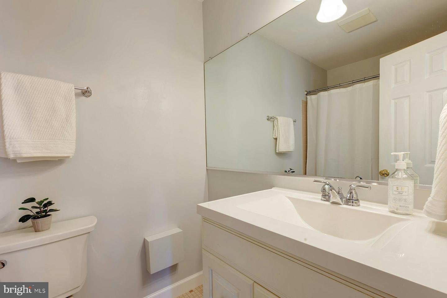 213 WILDMAN ST NE, LEESBURG, Virginia 20176, 4 Bedrooms Bedrooms, ,3 BathroomsBathrooms,Residential,For sale,213 WILDMAN ST NE,VALO2098074 MLS # VALO2098074