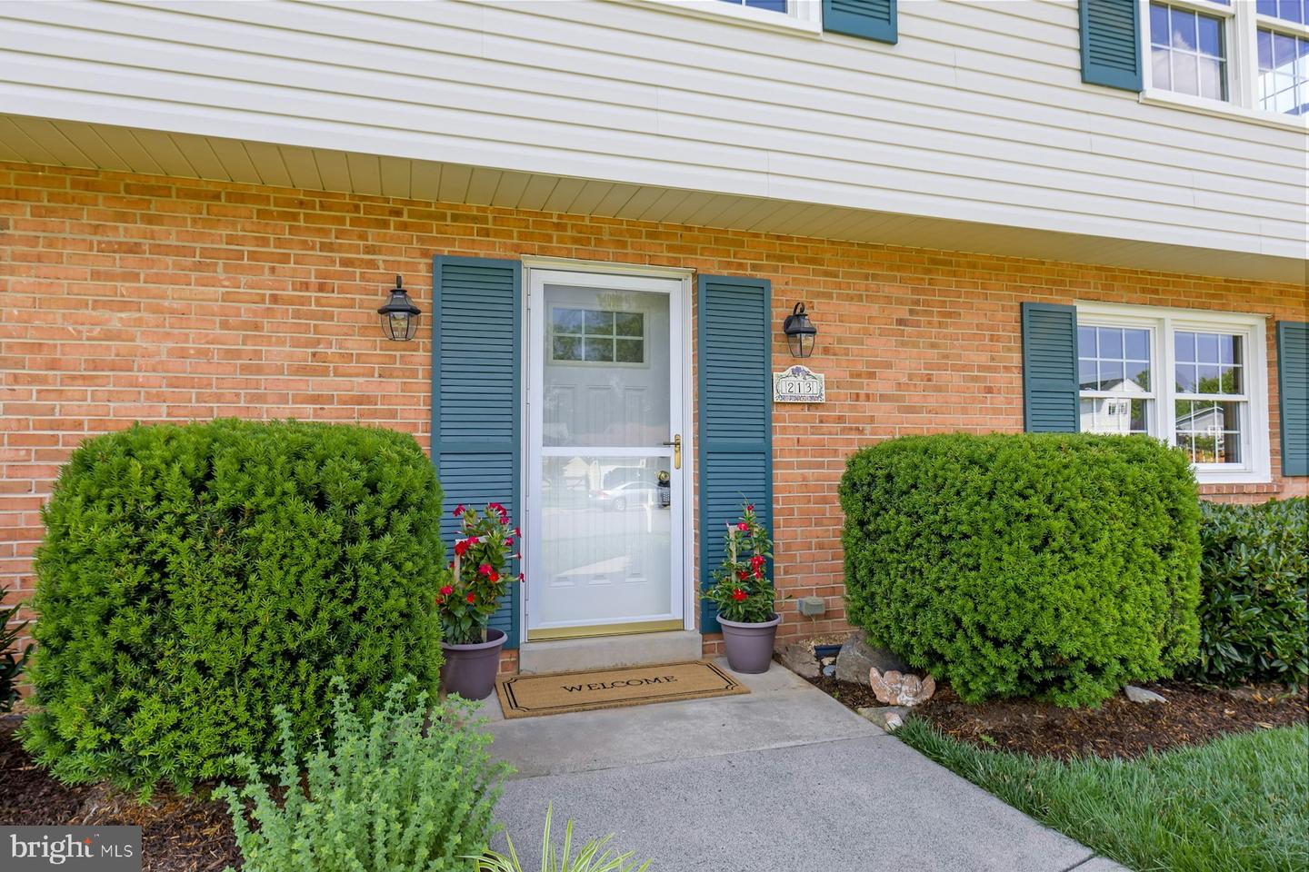 213 WILDMAN ST NE, LEESBURG, Virginia 20176, 4 Bedrooms Bedrooms, ,3 BathroomsBathrooms,Residential,For sale,213 WILDMAN ST NE,VALO2098074 MLS # VALO2098074