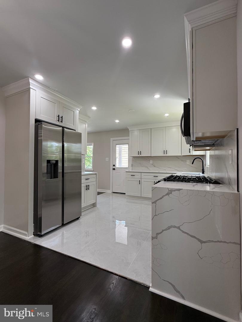 2005 YORK DR, WOODBRIDGE, Virginia 22191, 4 Bedrooms Bedrooms, ,3 BathroomsBathrooms,Residential,For sale,2005 YORK DR,VAPW2095722 MLS # VAPW2095722