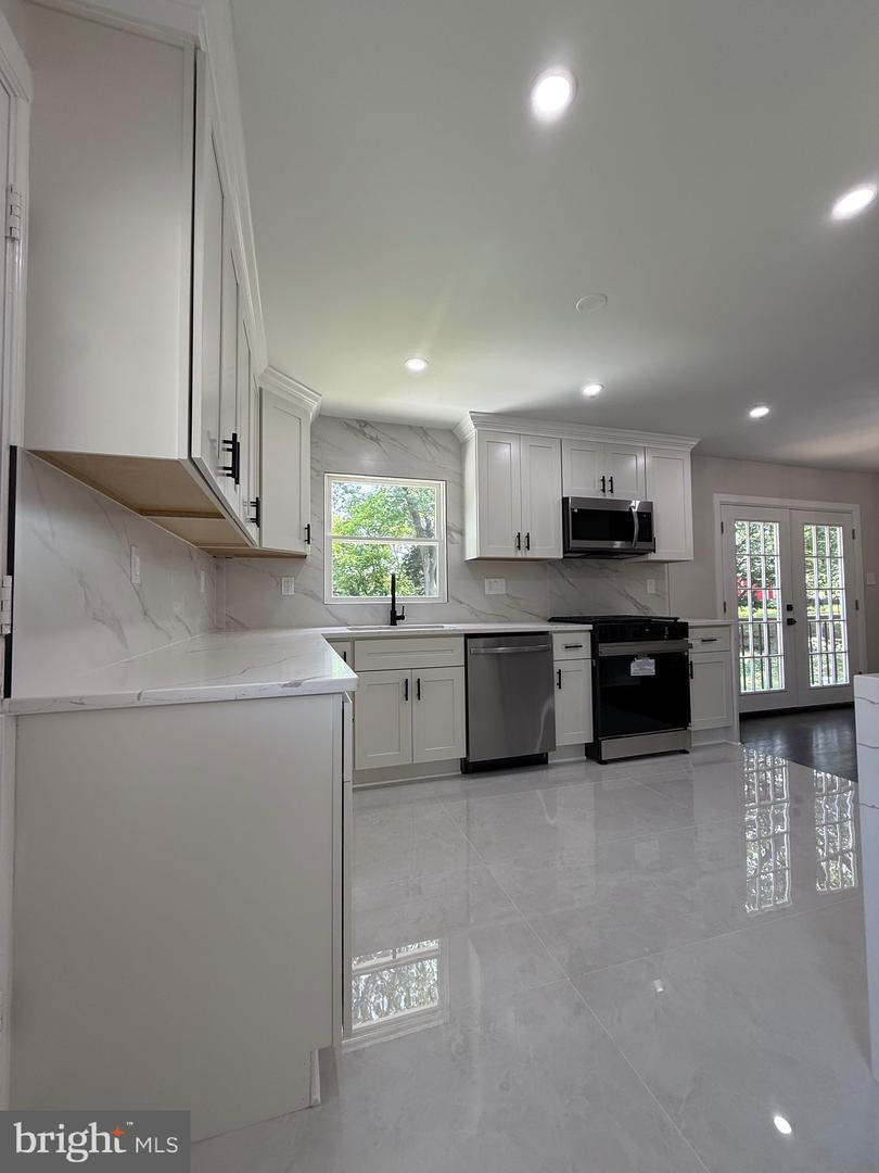 2005 YORK DR, WOODBRIDGE, Virginia 22191, 4 Bedrooms Bedrooms, ,3 BathroomsBathrooms,Residential,For sale,2005 YORK DR,VAPW2095722 MLS # VAPW2095722