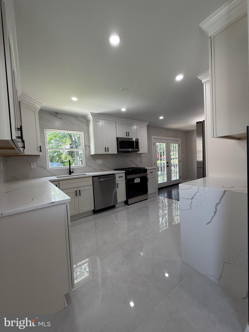 2005 YORK DR, WOODBRIDGE, Virginia 22191, 4 Bedrooms Bedrooms, ,3 BathroomsBathrooms,Residential,For sale,2005 YORK DR,VAPW2095722 MLS # VAPW2095722