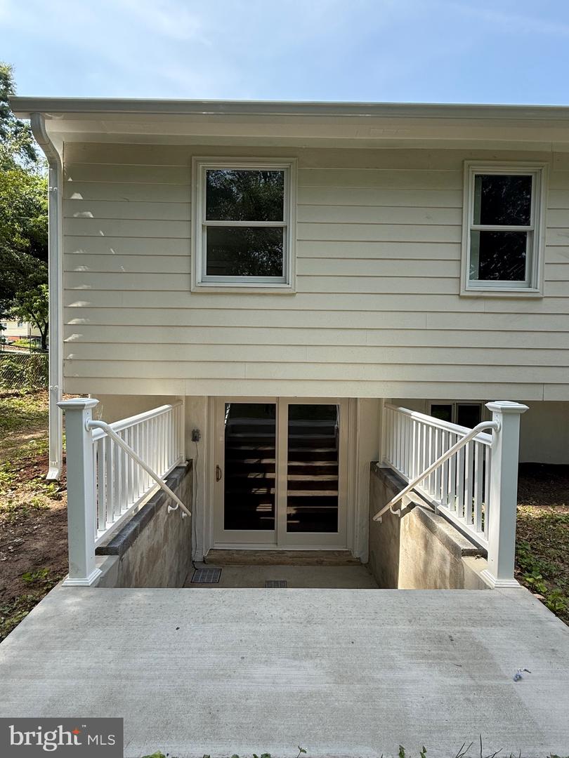 2005 YORK DR, WOODBRIDGE, Virginia 22191, 4 Bedrooms Bedrooms, ,3 BathroomsBathrooms,Residential,For sale,2005 YORK DR,VAPW2095722 MLS # VAPW2095722