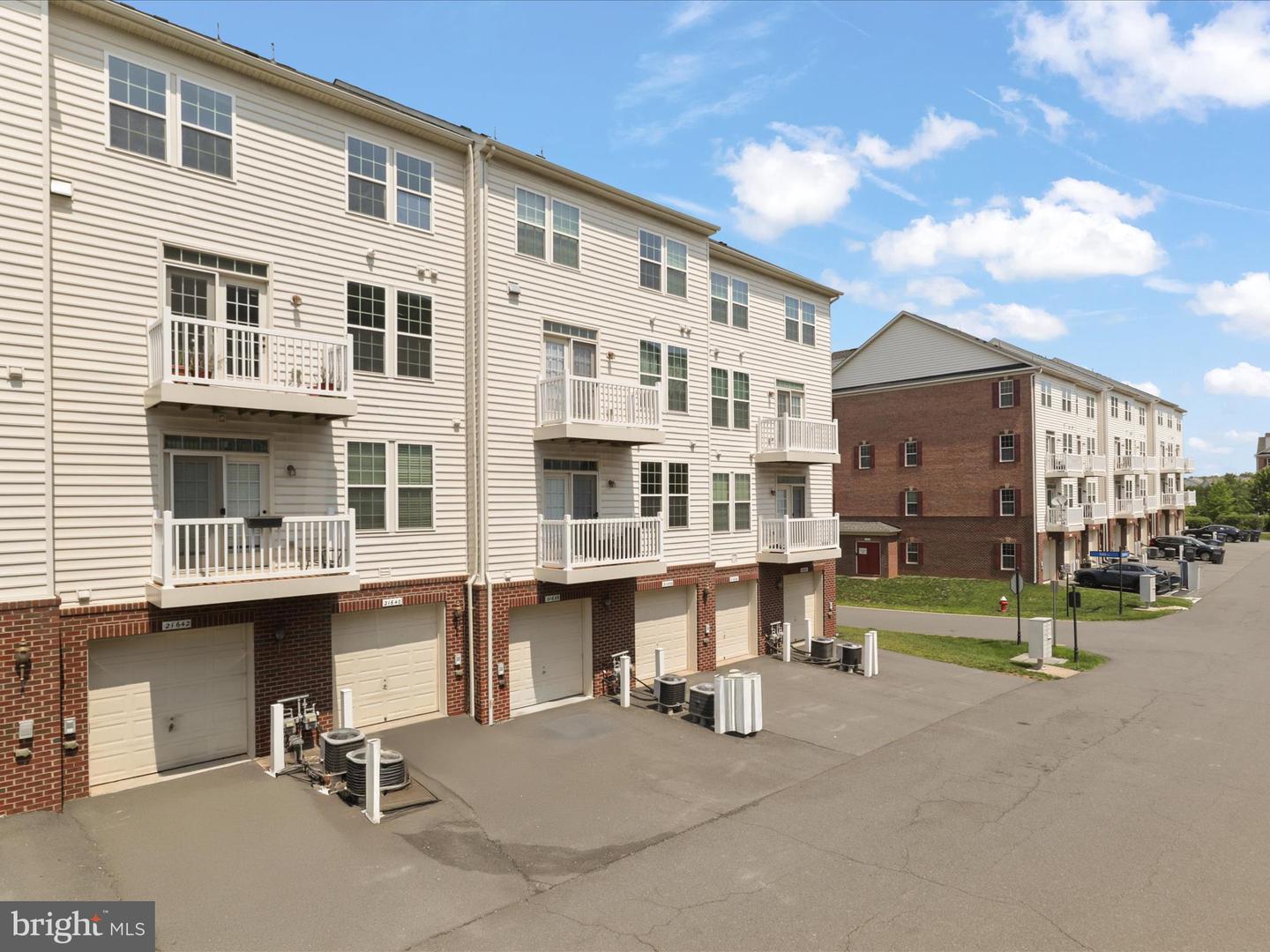 21640 ROMANS DR, ASHBURN, Virginia 20147, 3 Bedrooms Bedrooms, ,2 BathroomsBathrooms,Residential,For sale,21640 ROMANS DR,VALO2098122 MLS # VALO2098122