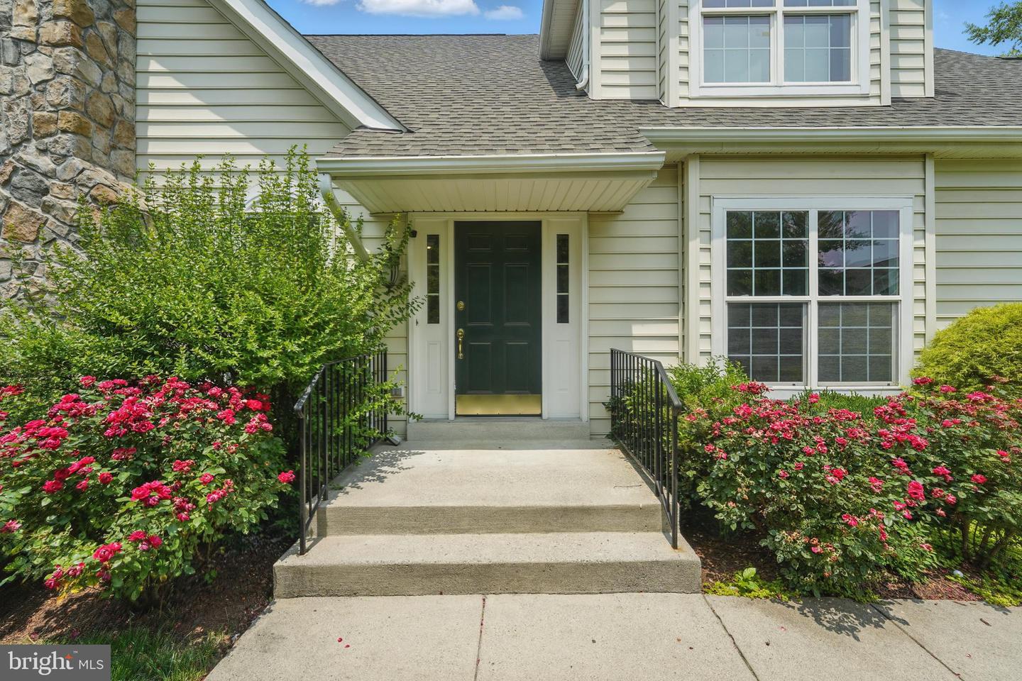 19885 NAPLES LAKES TER, ASHBURN, Virginia 20147, 4 Bedrooms Bedrooms, ,3 BathroomsBathrooms,Residential,For sale,19885 NAPLES LAKES TER,VALO2098170 MLS # VALO2098170