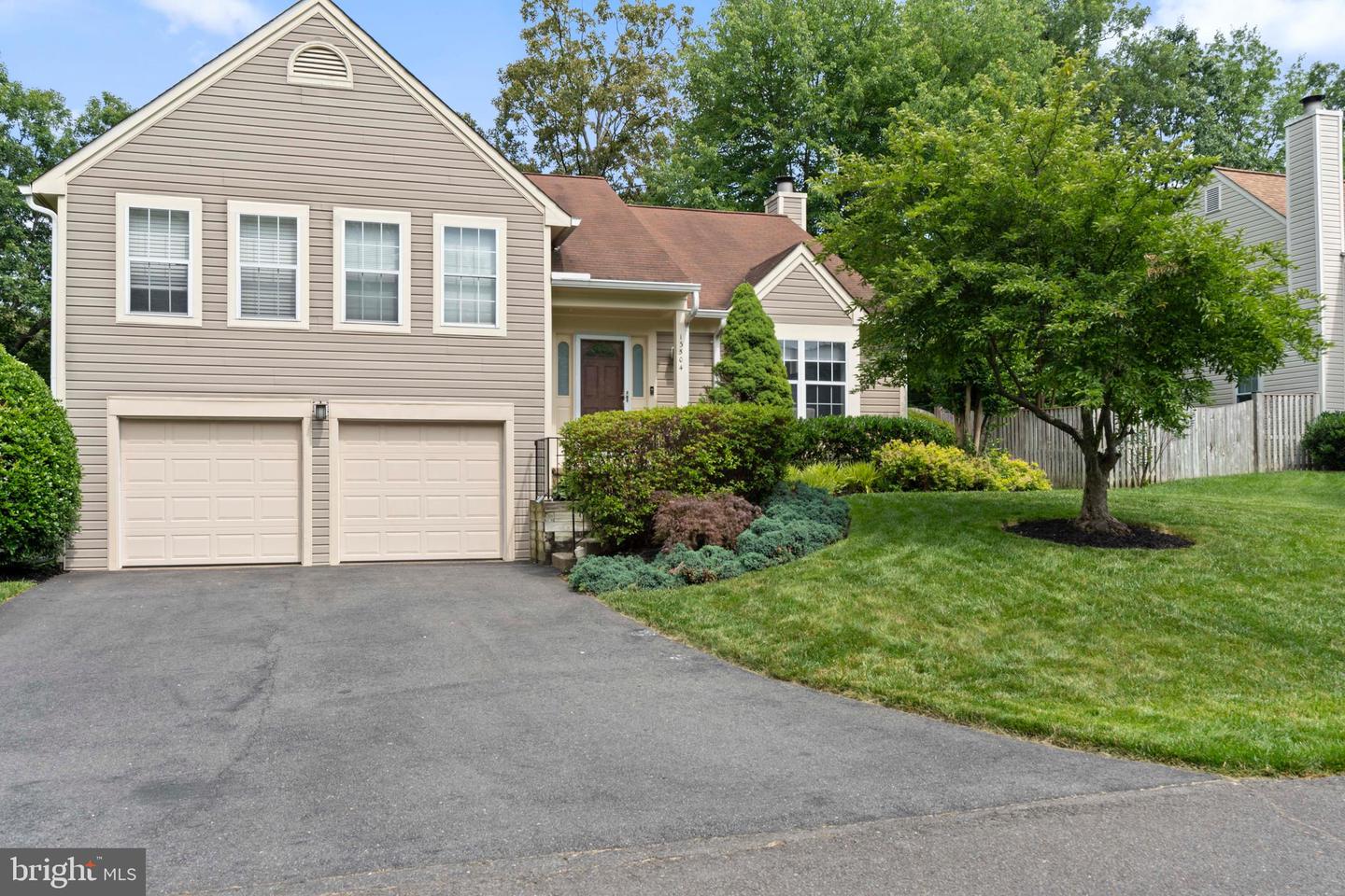 13504 UNION VILLAGE CIR, CLIFTON, Virginia 20124, 4 Bedrooms Bedrooms, ,3 BathroomsBathrooms,Residential,For sale,13504 UNION VILLAGE CIR,VAFX2243878 MLS # VAFX2243878