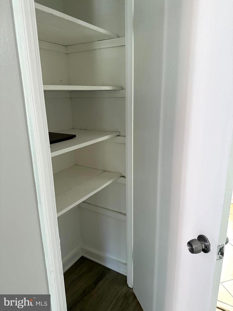 5104 COLUMBIA PIKE #6, ARLINGTON, Virginia 22204, 2 Bedrooms Bedrooms, ,1 BathroomBathrooms,Residential,For sale,5104 COLUMBIA PIKE #6,VAAR2058374 MLS # VAAR2058374