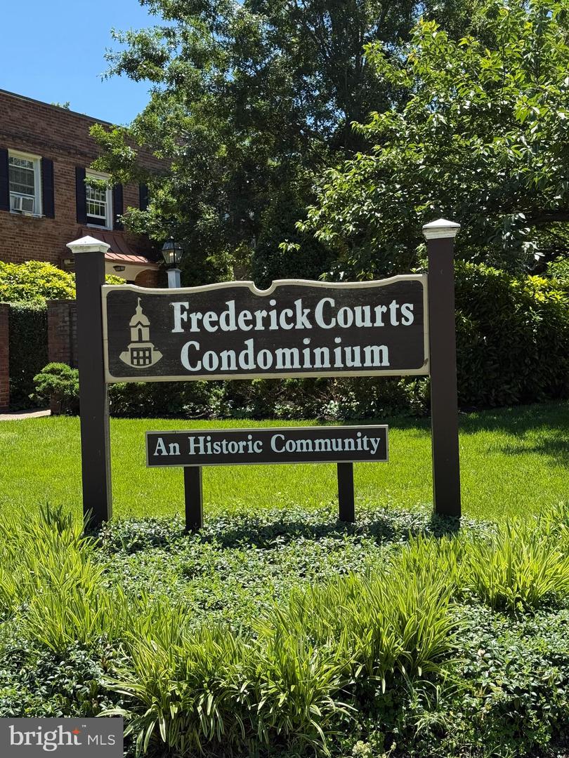 5104 COLUMBIA PIKE #6, ARLINGTON, Virginia 22204, 2 Bedrooms Bedrooms, ,1 BathroomBathrooms,Residential,For sale,5104 COLUMBIA PIKE #6,VAAR2058374 MLS # VAAR2058374
