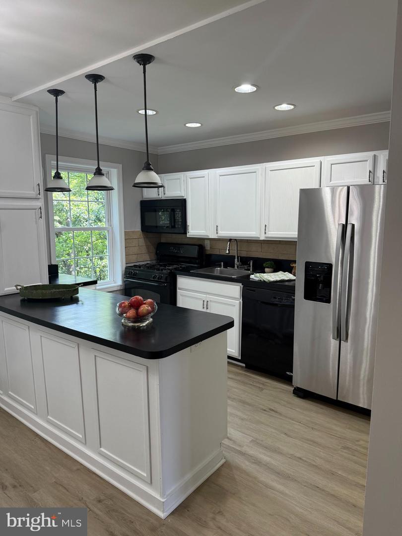 5104 COLUMBIA PIKE #6, ARLINGTON, Virginia 22204, 2 Bedrooms Bedrooms, ,1 BathroomBathrooms,Residential,For sale,5104 COLUMBIA PIKE #6,VAAR2058374 MLS # VAAR2058374