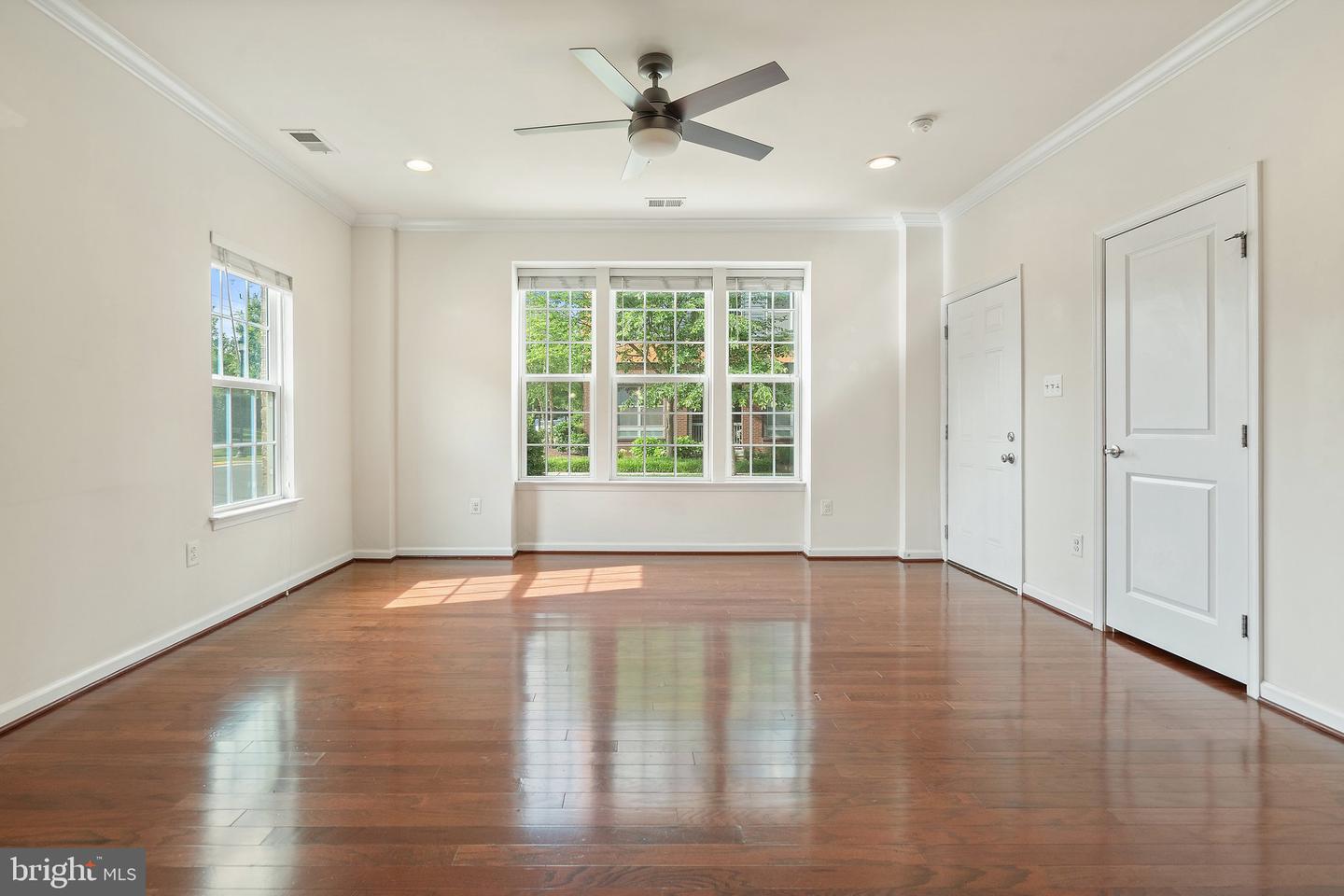 13642 ENDEAVOUR DR #20L, HERNDON, Virginia 20171, 3 Bedrooms Bedrooms, ,2 BathroomsBathrooms,Residential,For sale,13642 ENDEAVOUR DR #20L,VAFX2243582 MLS # VAFX2243582